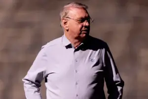 Ministério Público denuncia Osmar Stabile, presidente do Corinthians, por apropriação indébita