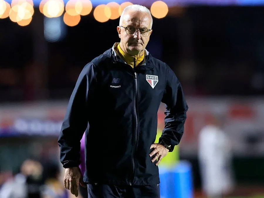 Dorival Júnior viu um São Paulo irreconhecível durante a eliminação para o Boca Juniors na Copa Sul-Americana